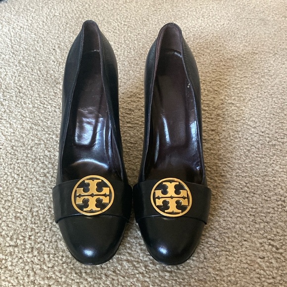 Tory Burch Italy Black Pumps - Picture 1 of 5